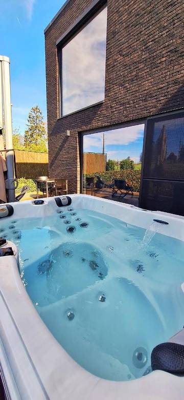 Gîte pour 2 personnes, avec sauna ainsi que jardin et jacuzzi dans Baronheid