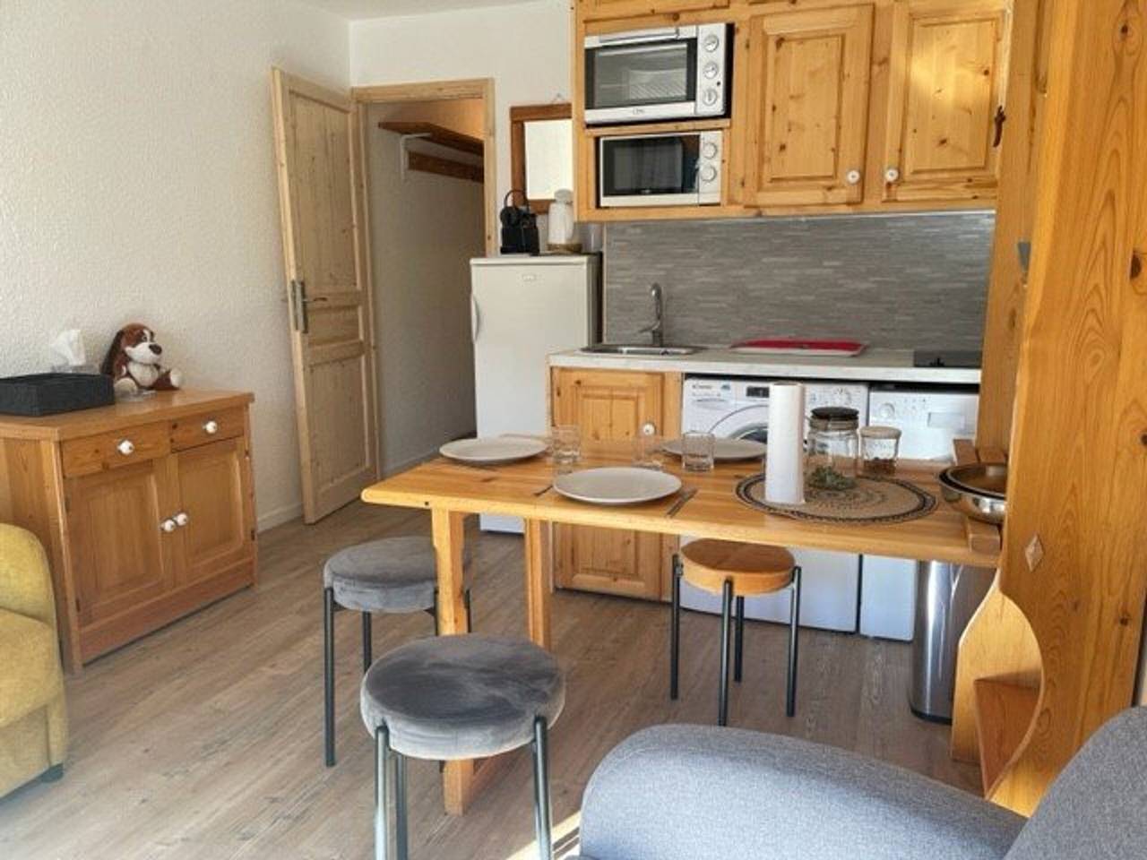 Apartamento entero, Estudio cabina, 4 pax, Risoul, cerca de tiendas, Cocina equipada, Balcón, Mascotas permitidas in Station de Risoul, Risoul
