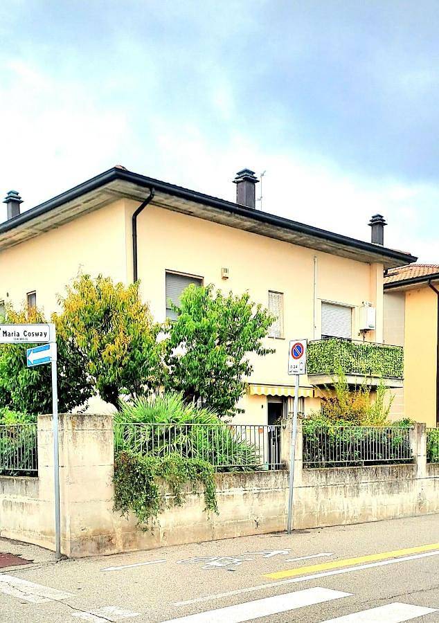 Gîte pour 5 personnes, avec Balcon et Jacuzzi à Lodi - 3
