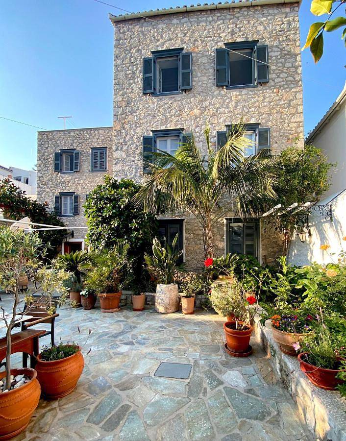 Maison d’hôte pour 2 personnes, avec jardin à Hydra