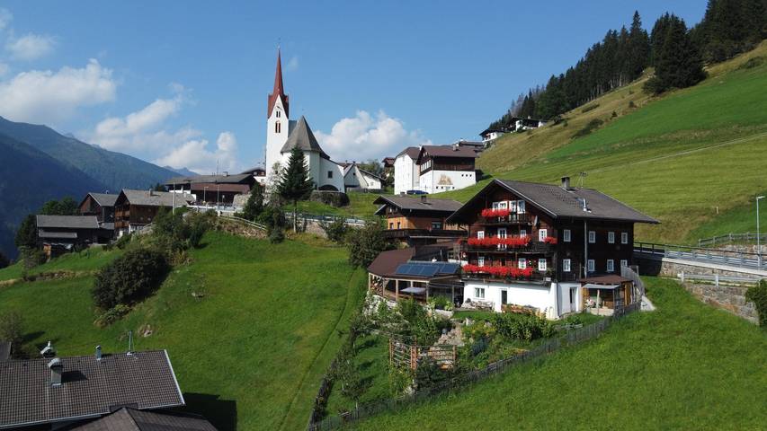 Ferienwohnung für 4 Personen, mit Balkon und Terrasse sowie Garten und Ausblick in St. Veit in Defereggen - 4