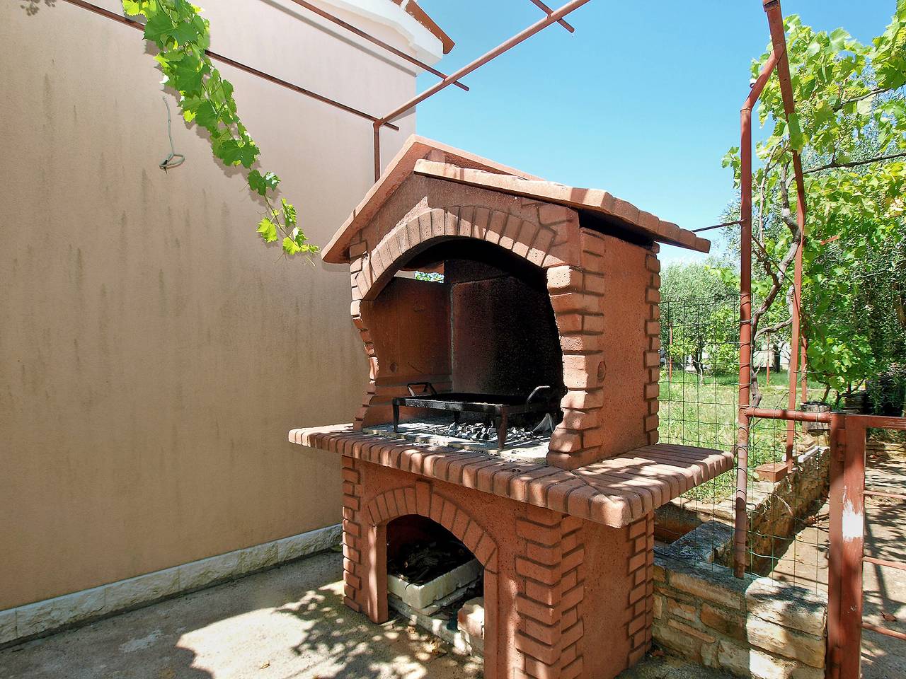 Ganze Wohnung, Ferienwohnung für 5 Personen mit Balkon in Fazana, Südküste Istrien