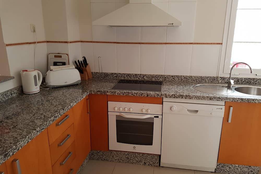Apartamento entero, Spacious modern apartment with large terrace and private pool, long & short lets in Playa Serena (Roquetas de Mar), Roquetas de Mar
