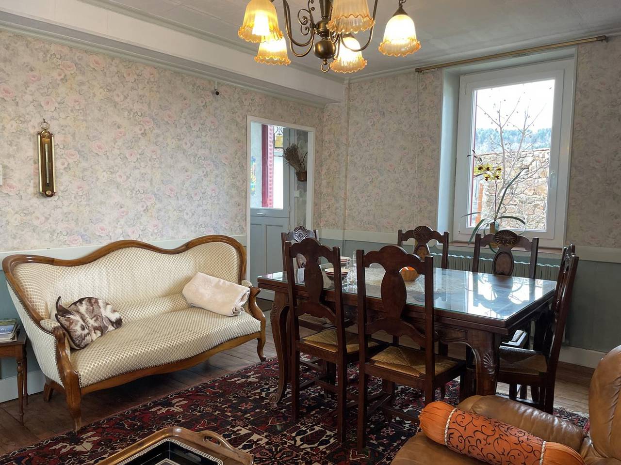 Charming Family Home in Bourbonnaise Mountains with Garden & Nearby Hiking Trails in Arfeuilles, Vichy region