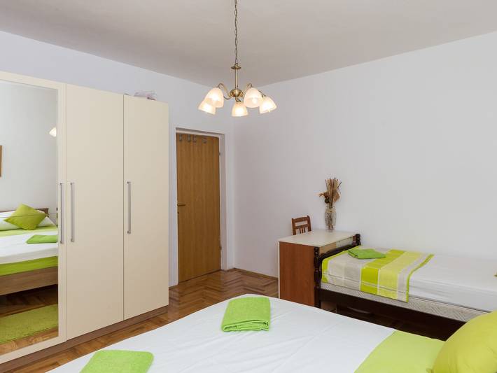 Apartamento entero, Apartment Ani - Two Bedroom Apartment with Terrace and Garden View in Slano, Condado de Dubrovnik-Neretva
