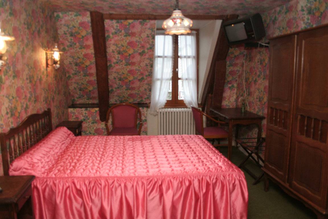 Gîte le Portique in Saint-Sauves-d'Auvergne, Parc naturel régional des Volcans d'Auvergne