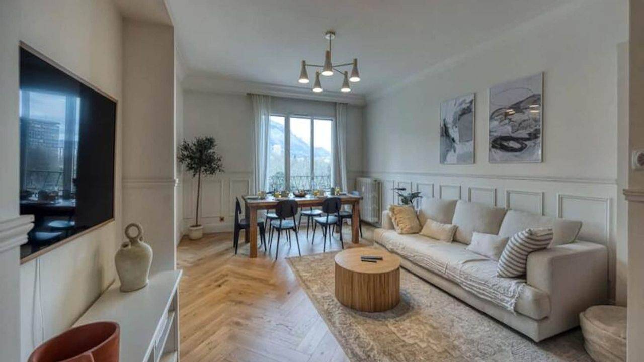 Appartement de vacances entier, Appartement de vacances pour 5 personnes avec balcon in Grenoble, Isère
