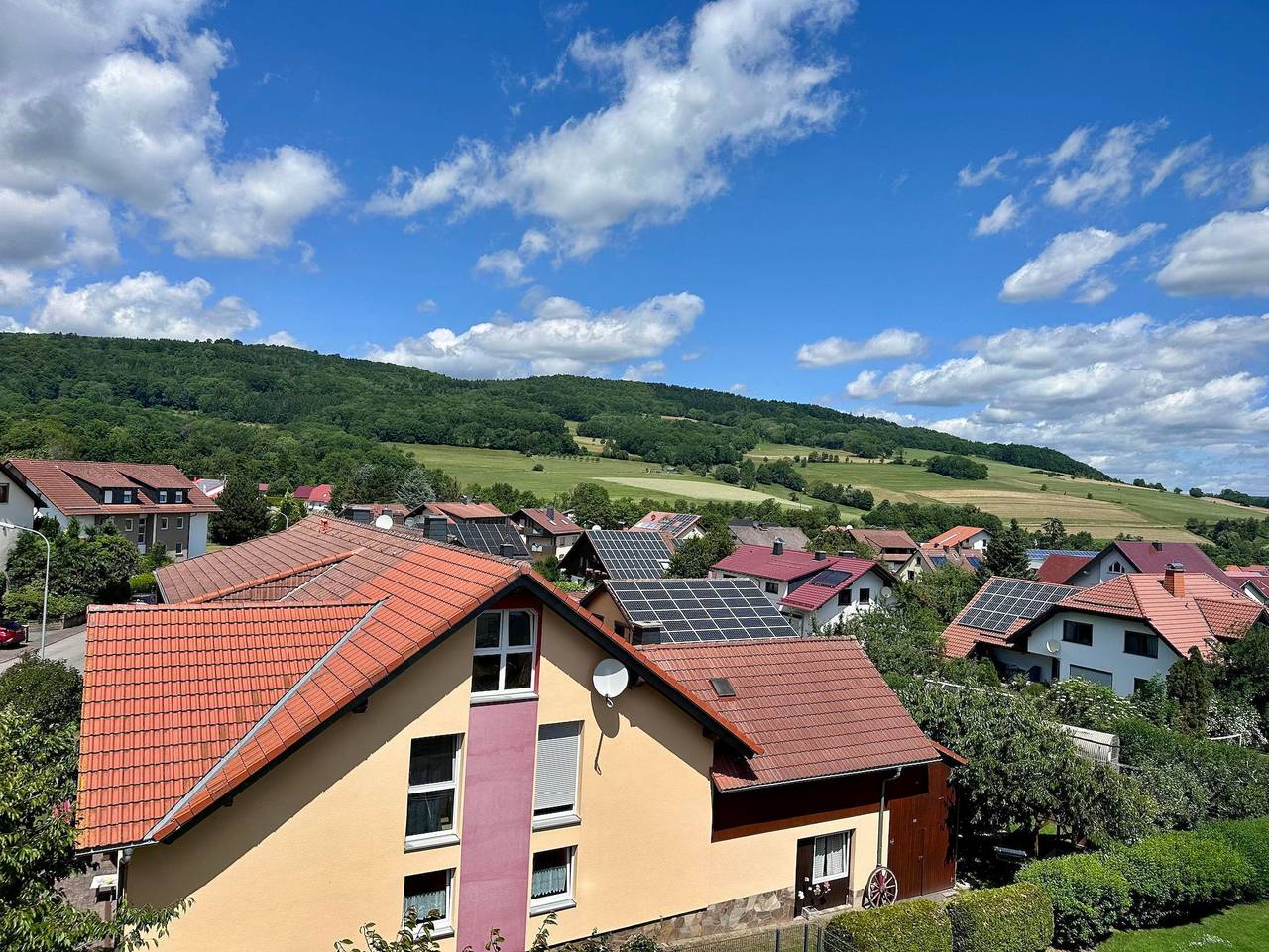 Ganze Ferienwohnung, Ferienwohnung Rundblick Rhön - Moderne Ferienwohnung mit tollem Ausblick in Ehrenberg, Rhön-Hessen