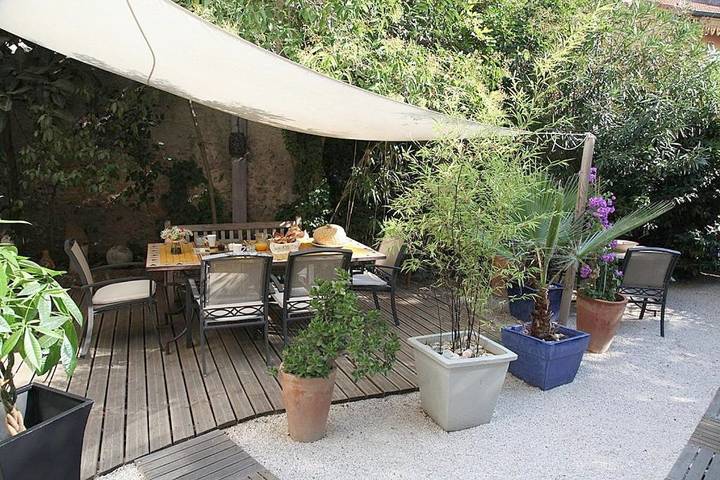 Location de vacances pour 2 personnes, avec vue ainsi que jardin et terrasse à Bessan - 4