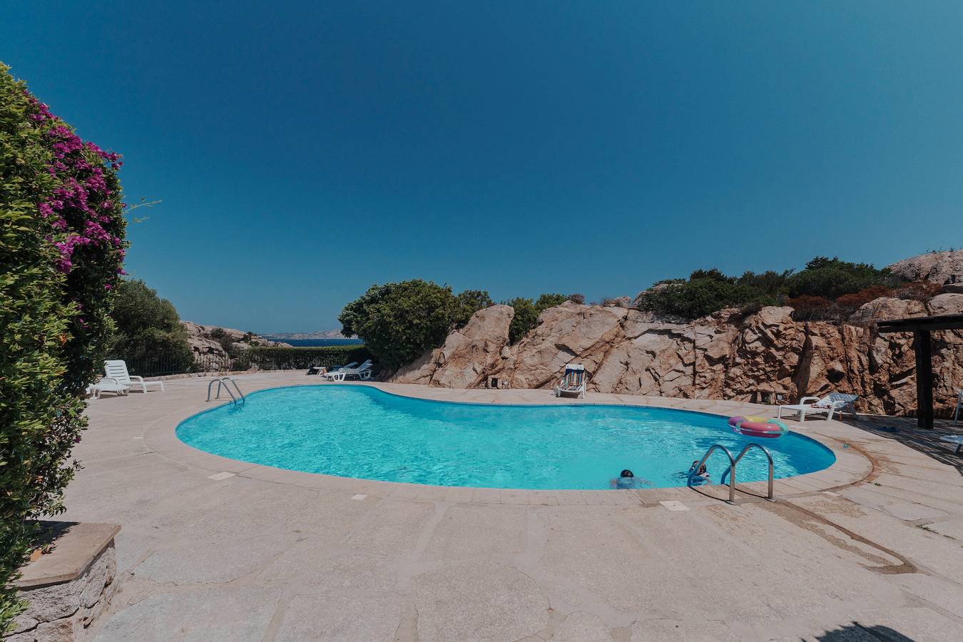 Appartement entier, Appartement "Spinnaker" avec vue sur la mer, Wi-Fi et climatisation in Liscia di Vacca, Arzachena