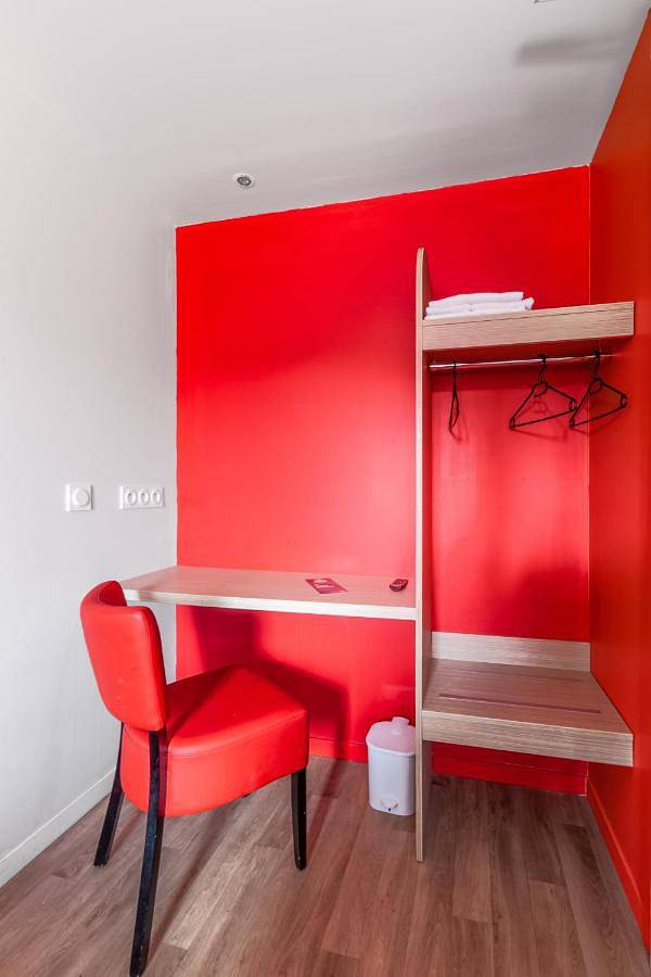 Hôtel pour 2 personnes, avec terrasse, animaux acceptés à Le Rheu - 3