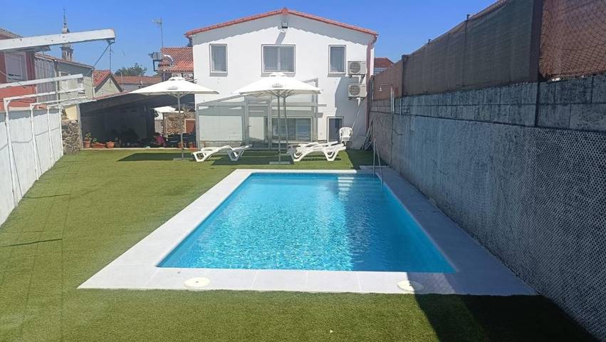 Maison d’hôte pour 2 personnes, avec Terrasse et Jardin ainsi que Piscine et Vue