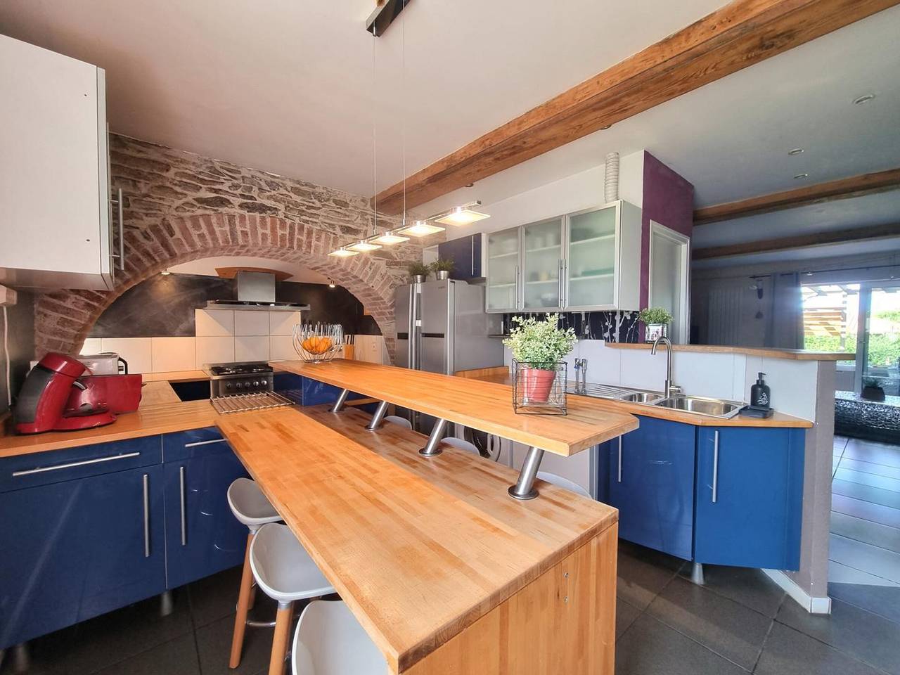 Gîte authentique avec terrasse et tout confort, entre Monts du Lyonnais et bassin Stéphanois in Tartaras, Parc Naturel Régional du Pilat