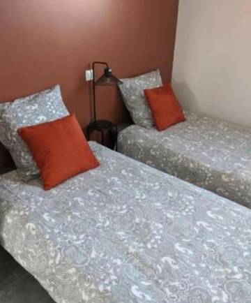 Gîte pour 5 personnes, avec terrasse à Mansigné