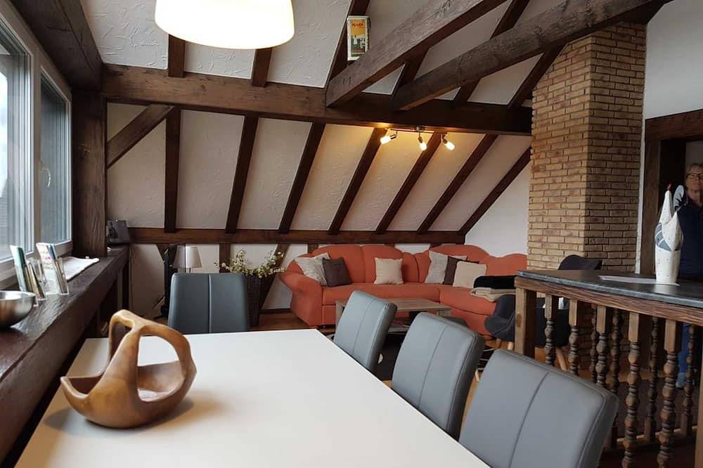 Ganze Wohnung, Ferienwohnung 75qm, 2 Schlafräume, max. 7 Personen - Ferienwohnung Heitzler in Europa-Park, Kappel-Grafenhausen