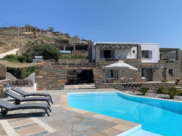 Location de vacances pour 8 personnes, avec piscine et jardin, adapté aux familles dans Kea - 3