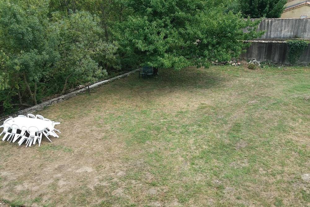 Renovated holiday home - sleeps 8 in Flaviac, Privas