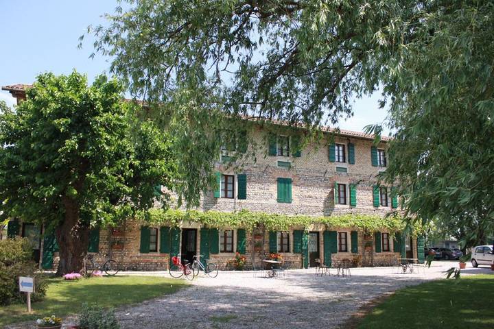 Location de vacances pour 3 personnes, avec Jardin et Vue dans Passariano