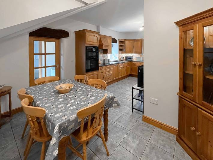 Glanllyn Lodge in Llyn Tegid, Snowdonia