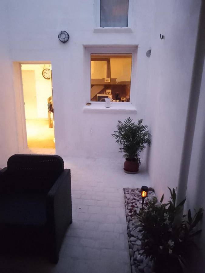 Two-Bedroom House in La Flotte, Région de La Rochelle