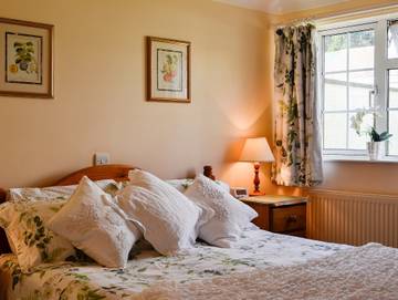 Holiday Rental for 6 People in Gloucestershire, Photo 4