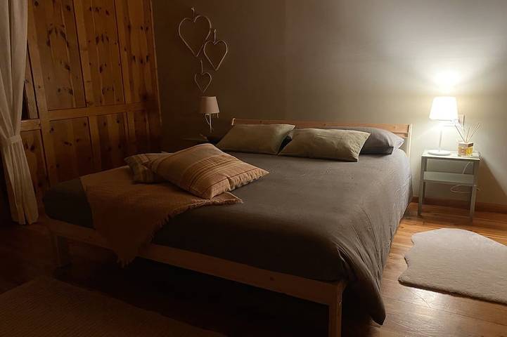 Ganze Wohnung, 90sqm warm and cozy overlooking the square of Isolaccia.5 min from Bormio in Isolaccia, Valdidentro