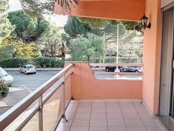 Gîte pour 5 personnes, avec terrasse dans Plage La Favière