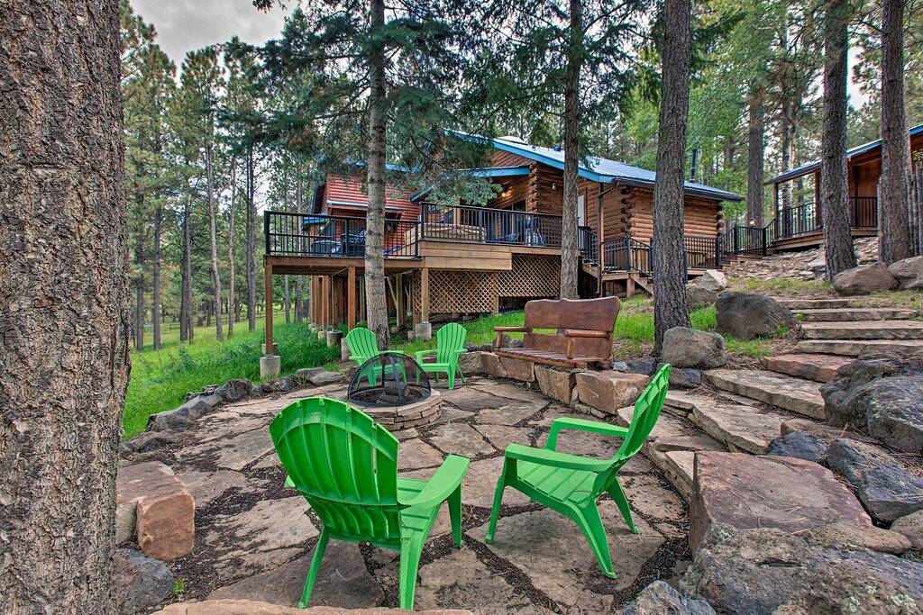 'Blue Spruce Cabin' w/ Hot Tub & Resort Amenities in Angel Fire, Colfax County