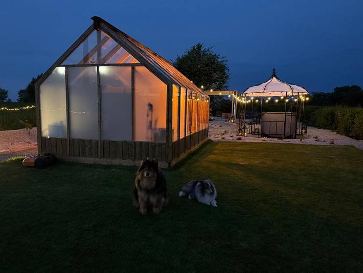 Tente pour 2 personnes, avec sauna ainsi que jardin et jacuzzi dans la Manche - 2