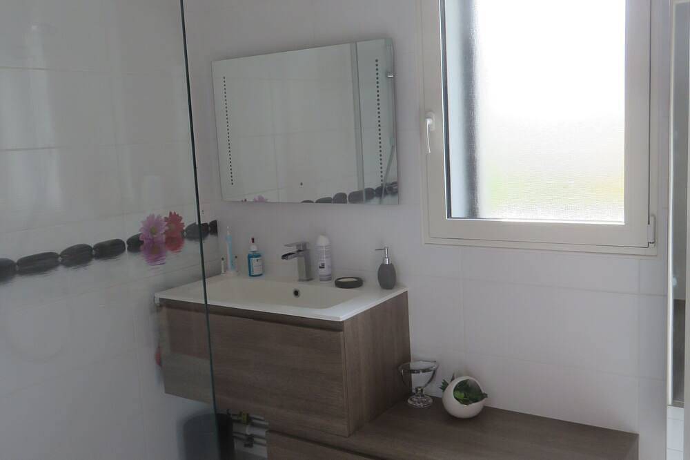 Maison Deville: maison au calme avec jardin in Issoire, Région de Besse-et-Saint-Anastaise