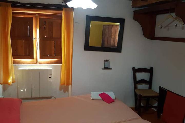 Maison dans un village calme. Les couples idéaux, et les amis, à Noceda del Bierzo León. in Noceda del Bierzo, Chaîne Cantabrique