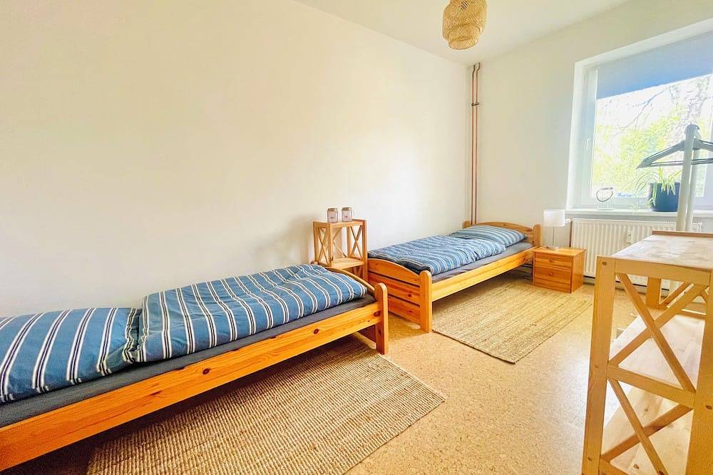 Ganze Wohnung, \"Mts -Haus Zettemin\" - 2 Familienfreundliche Ferienwohnungen in Mecklenburg in Zettemin, Müritz