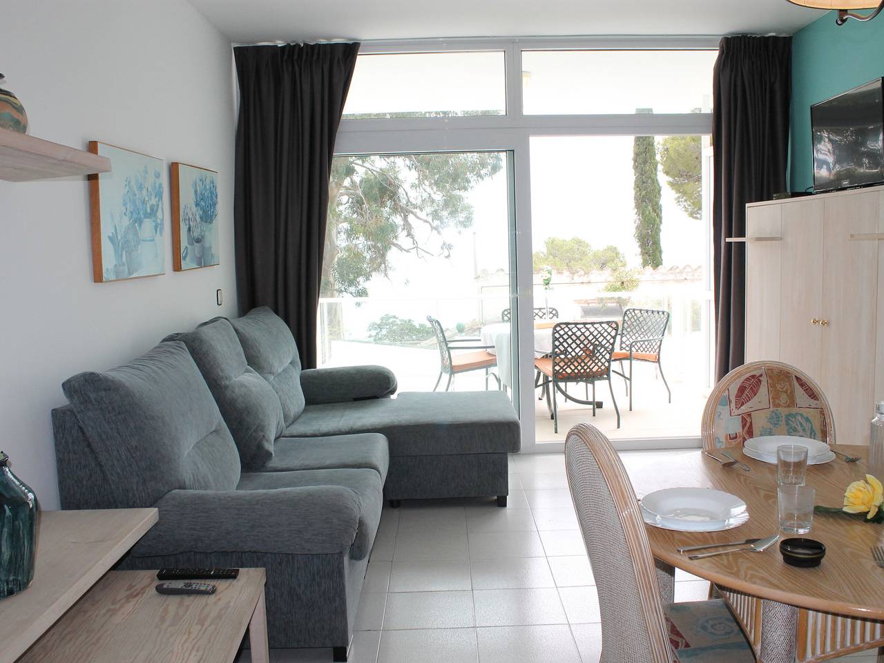 Apartamento entero, Apartamento en Rosas para 4 con Piscina y Acceso Directo a la Playa in l'Almadrava, Roses