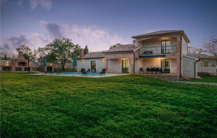 Location de vacances pour 8 personnes, avec Terrasse et Jardin à Vodnjan