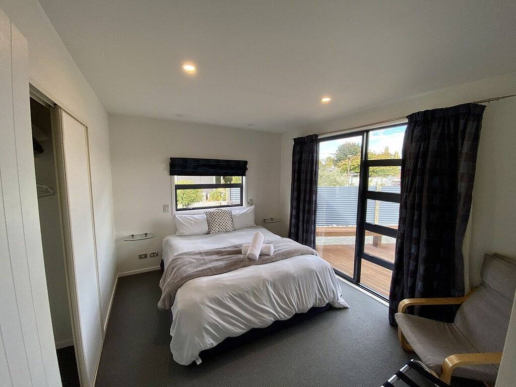 Tussock Retreat - Modern Open Plan, Huge Deck in Twizel, Mackenzie District