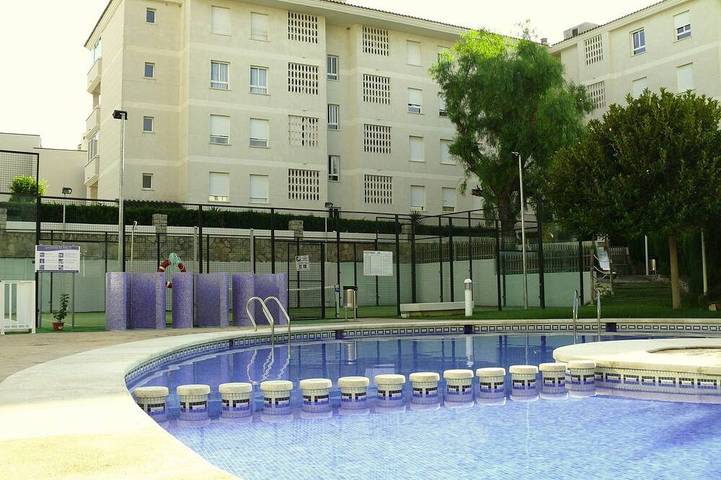 Ferienwohnung für 4 Personen, mit Balkon und Whirlpool sowie Garten