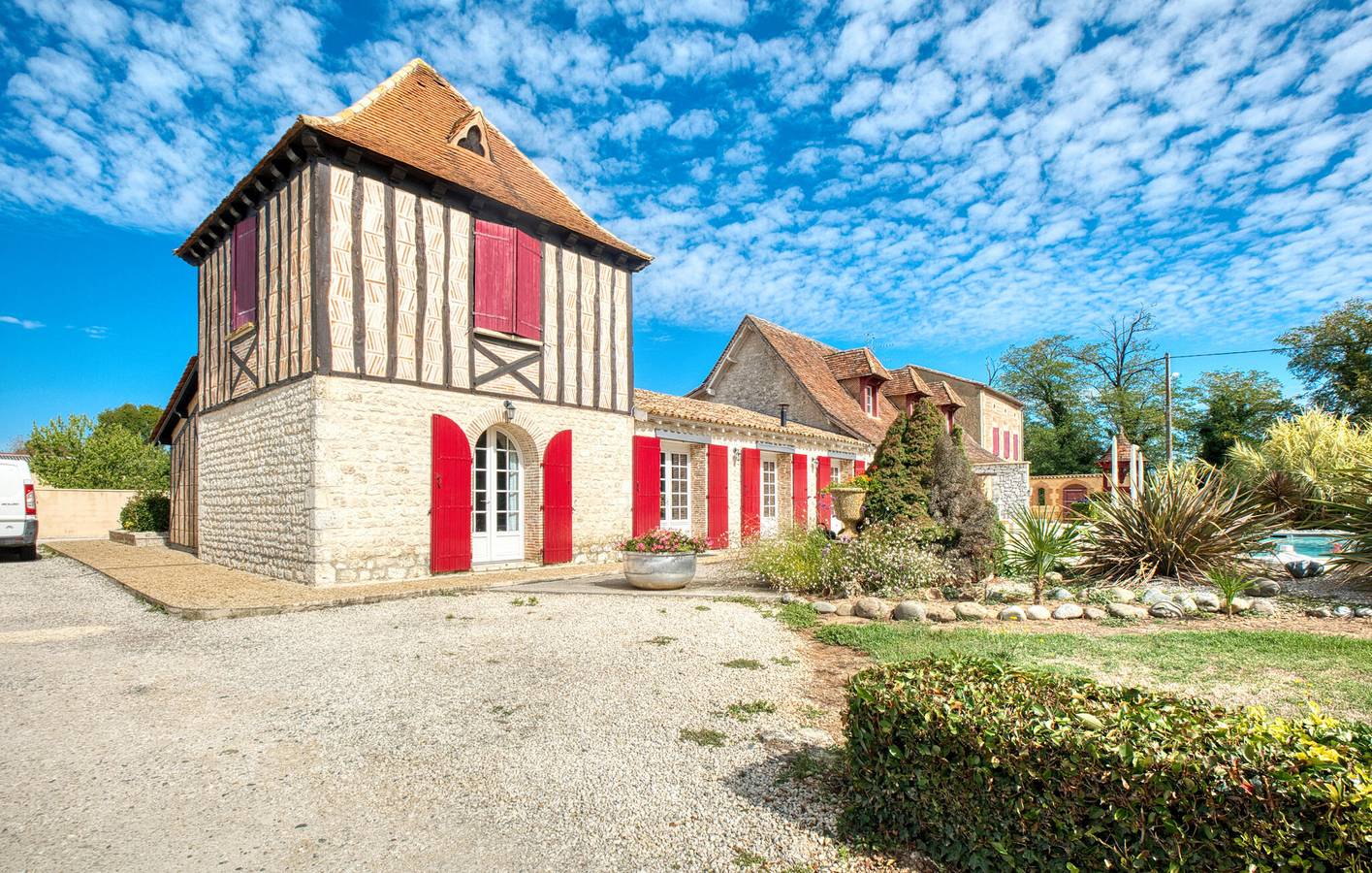 Tranquil Gardonne Retreat with Pool & Garden in Gardonne, Périgord Pourpre