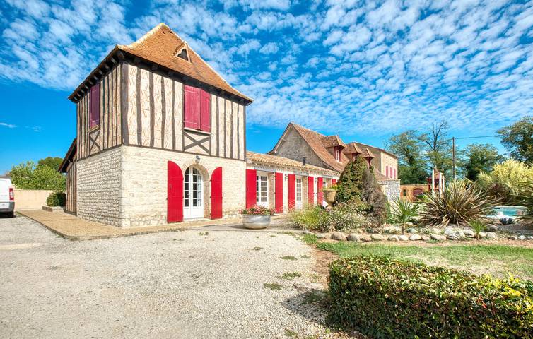 Location de vacances pour 6 personnes, avec jardin ainsi que terrasse et piscine à Gardonne
