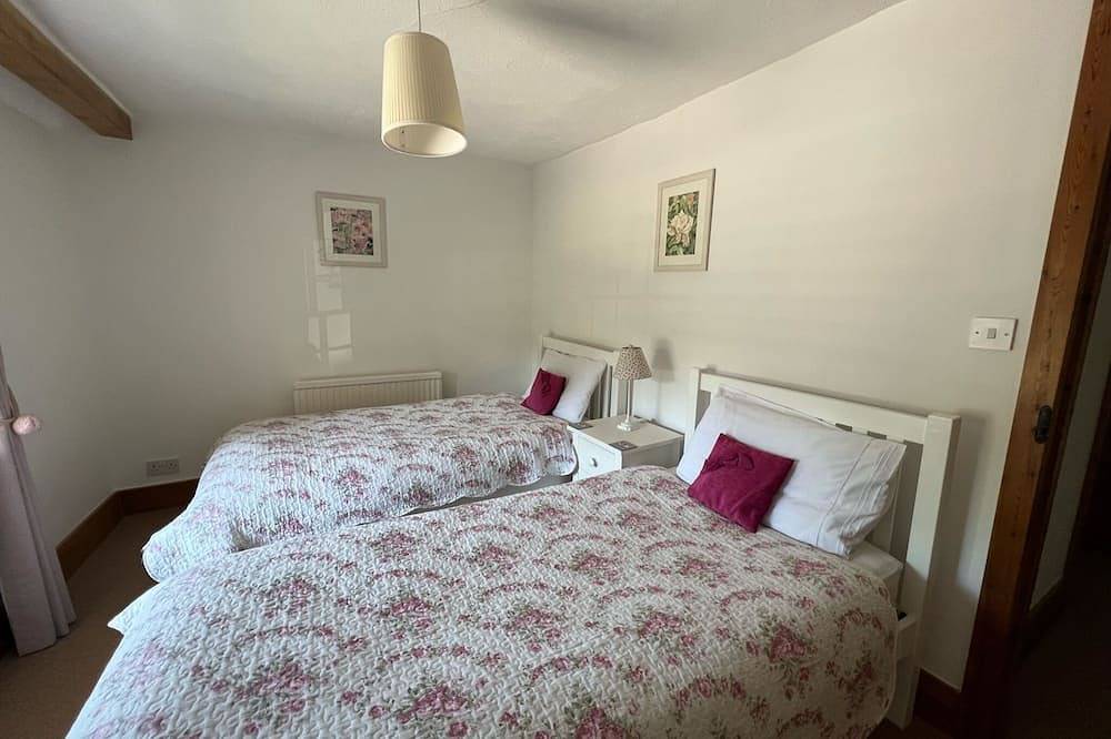 Superbly appointed, Cosy cottage in the heart of the Derbyshire Peak District in Ashford in the Water, Derbyshire