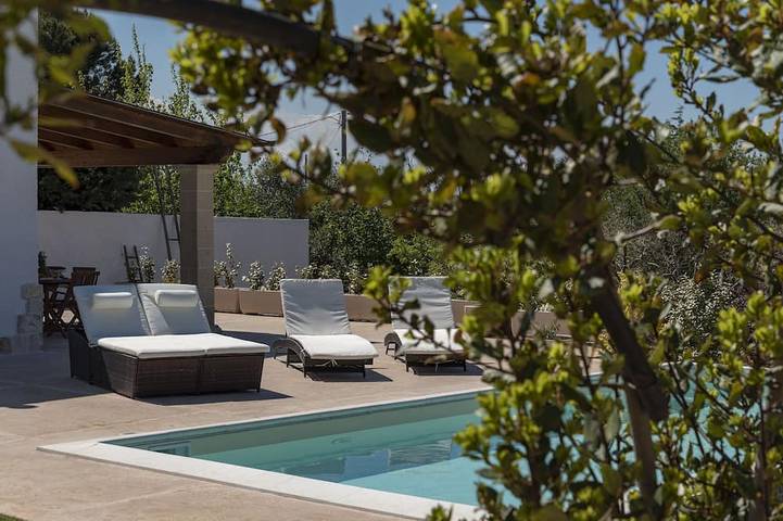Location de vacances pour 10 personnes, avec Jardin à Impalata