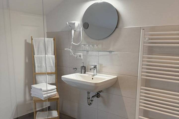 Ferienwohnung für 5 Personen, mit Terrasse und Garten in Habernis - 4