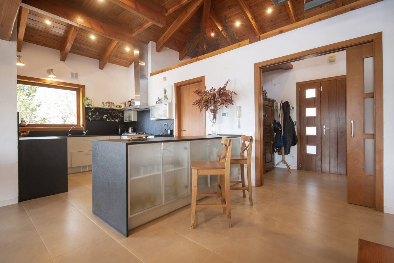 Villa Torrelles: Pool and views 20min to Barcelona in Torrelles de Llobregat, Baix Llobregat