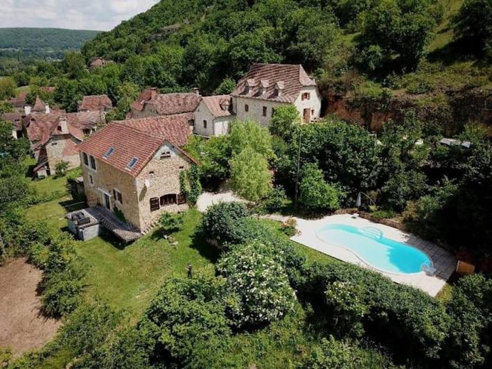 Location de vacances pour 10 personnes, avec Balcon et Terrasse ainsi que Jardin et Piscine à Ambeyrac