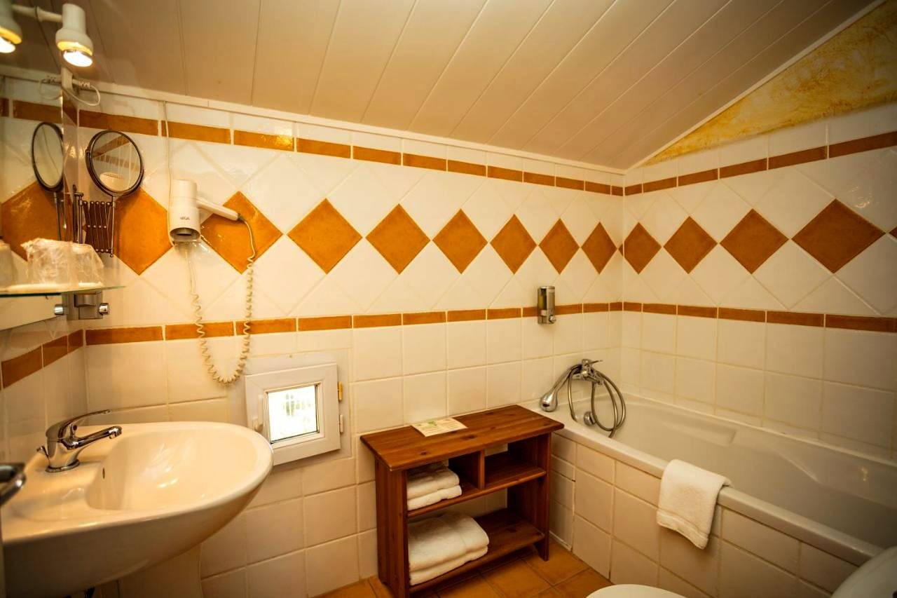 Double Room in Uzès, Région de Nîmes