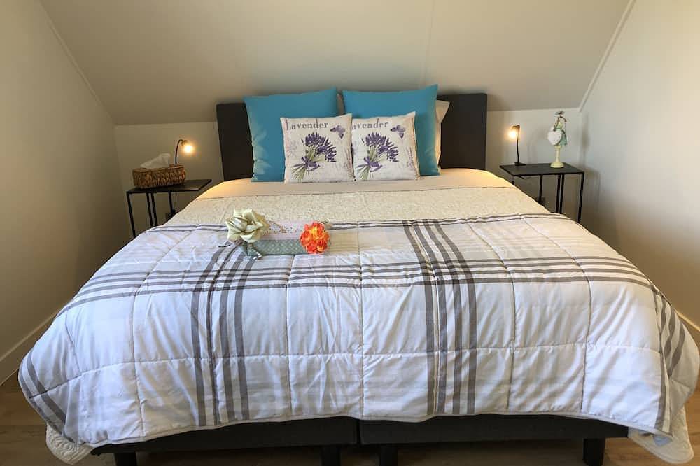 Renovated vacation home by the sea Breskens10 pers. child friendly, dog welcome. in Breskens, Zeeuwse Kust