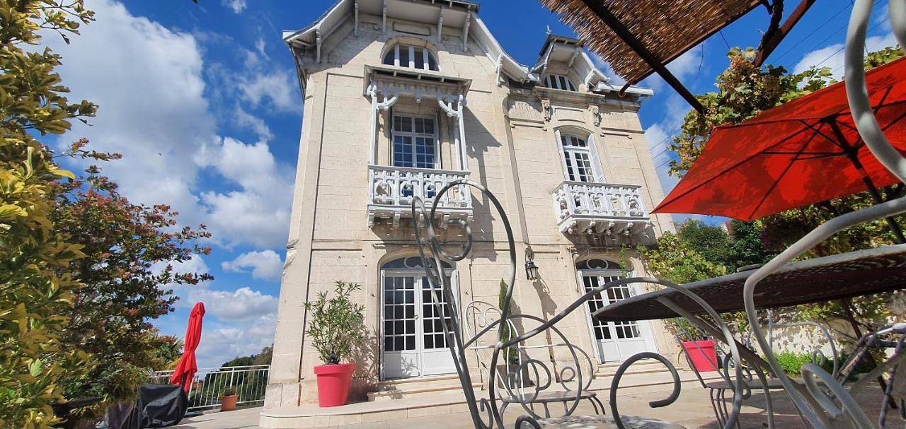 Deluxe Double Room with Balcony in Angoulême, Charente
