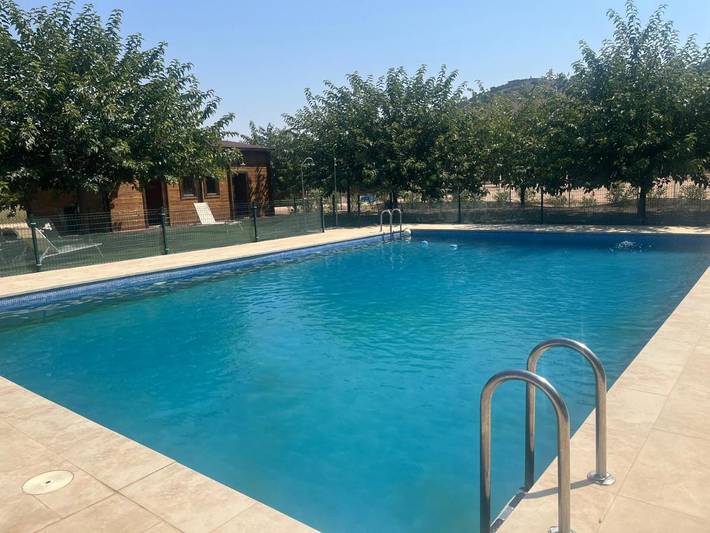 Casa de familia para 8 personas, con vistas además de piscina y jardín, Se admiten mascotas - 1