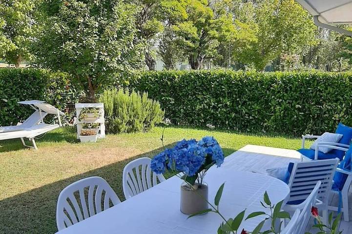 Villa mit pool für 8 Personen, mit Pool und Garten in Bibione