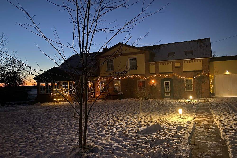 Fz im Obergeschoß - Ferienzimmer mit Bed and Breakfast in Bollewick, Müritz