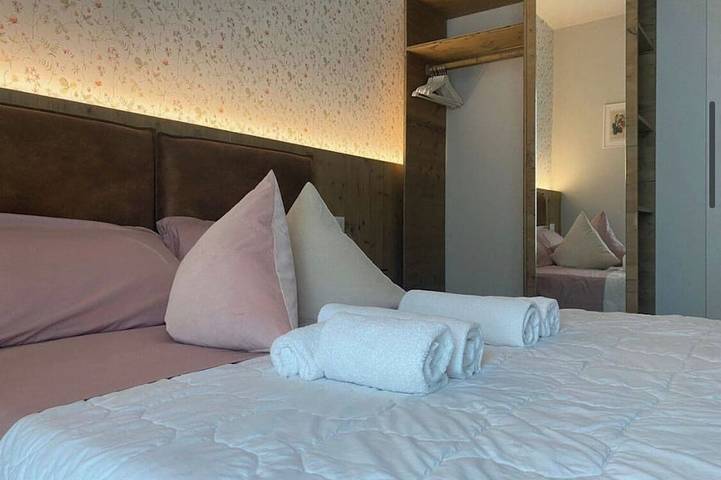 Entire apartment, Our house is ideal for large families or groups of friends. With swimming pool. in Marotta, San Costanzo